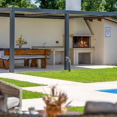 Holiday home Genia I *